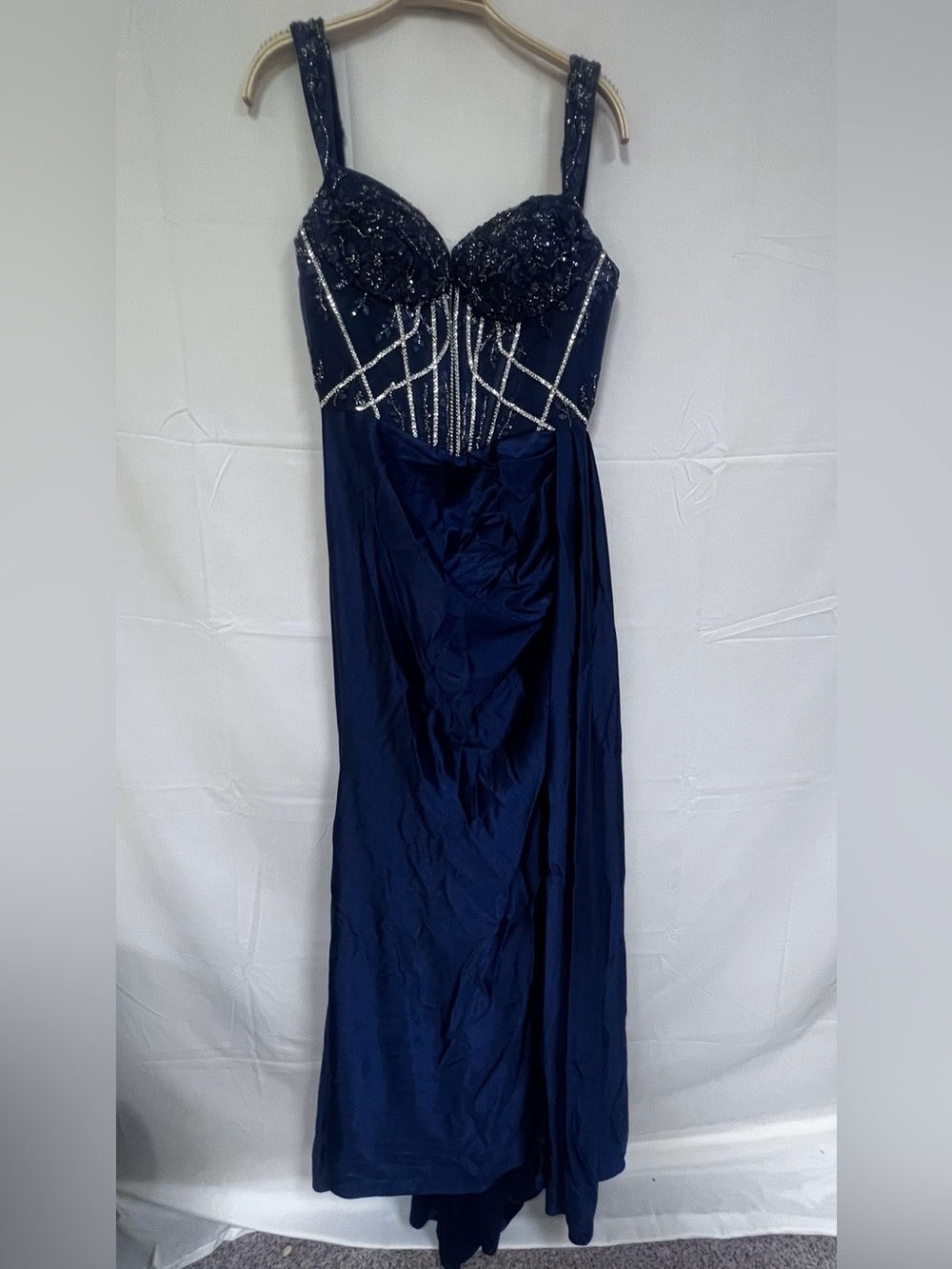 NEW Womens formal dress in navy blue size: 8
